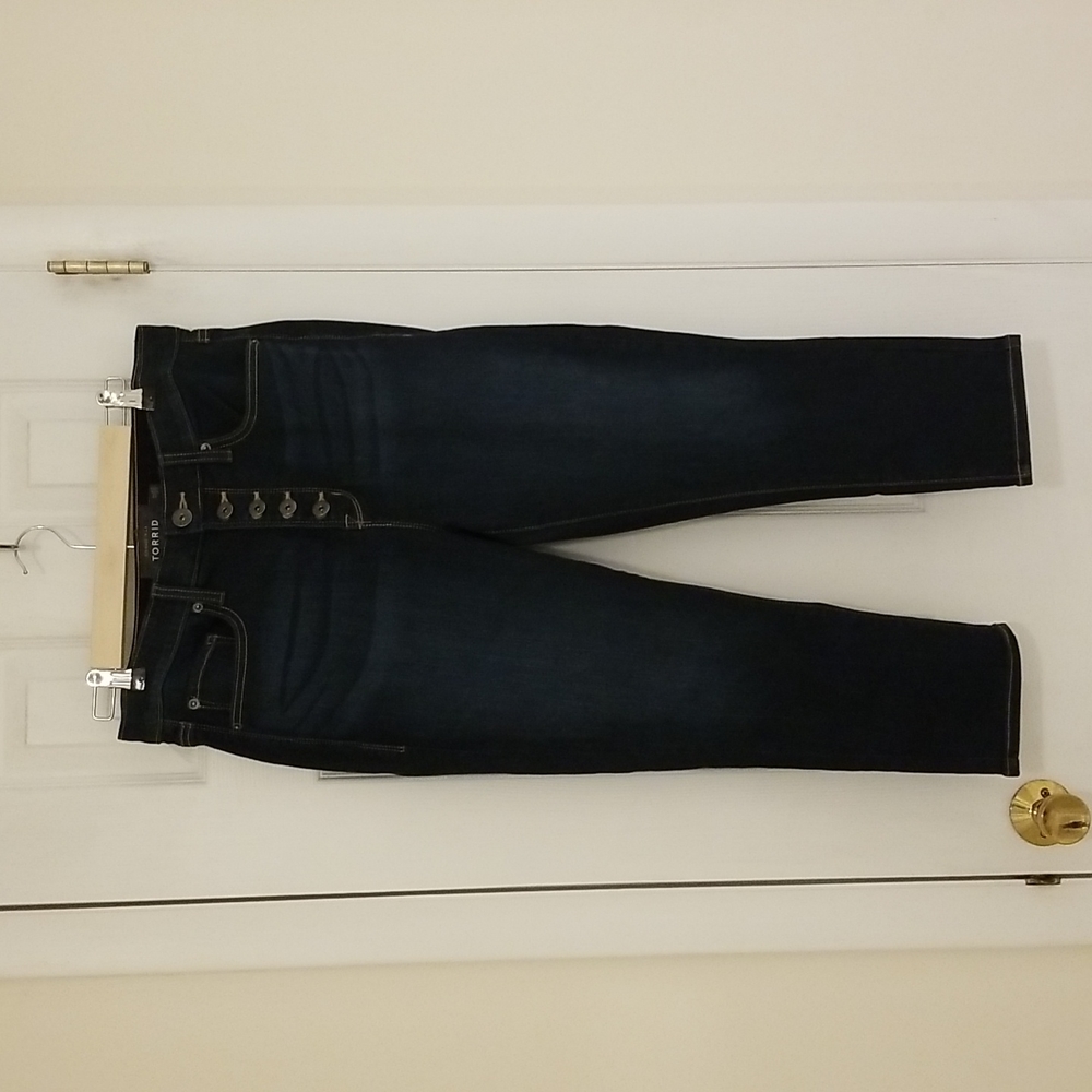 Torrid Sky High skinny crop jeans